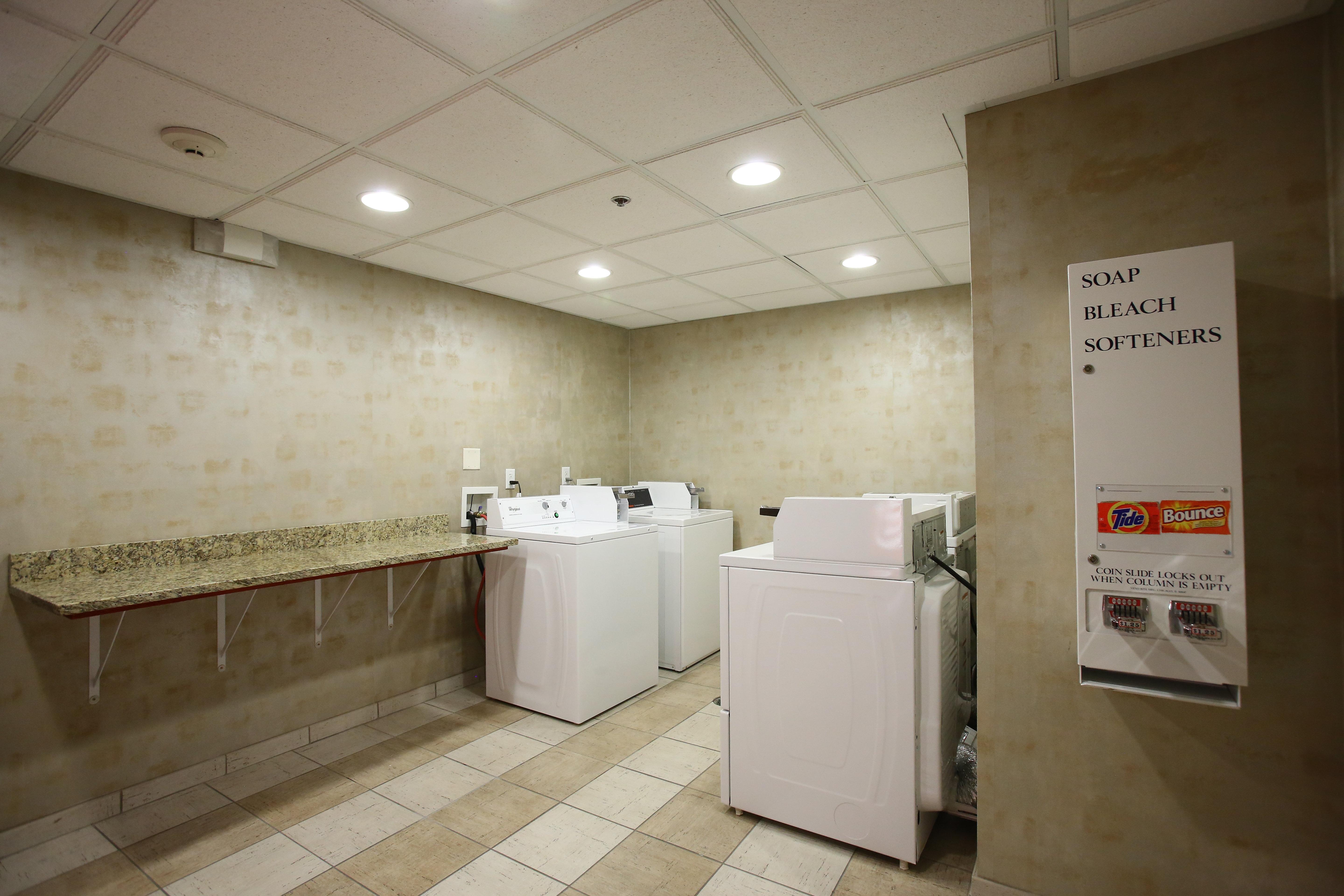 Holiday Inn & Suites Salt Lake City - Airport West By Ihg Bagian luar foto